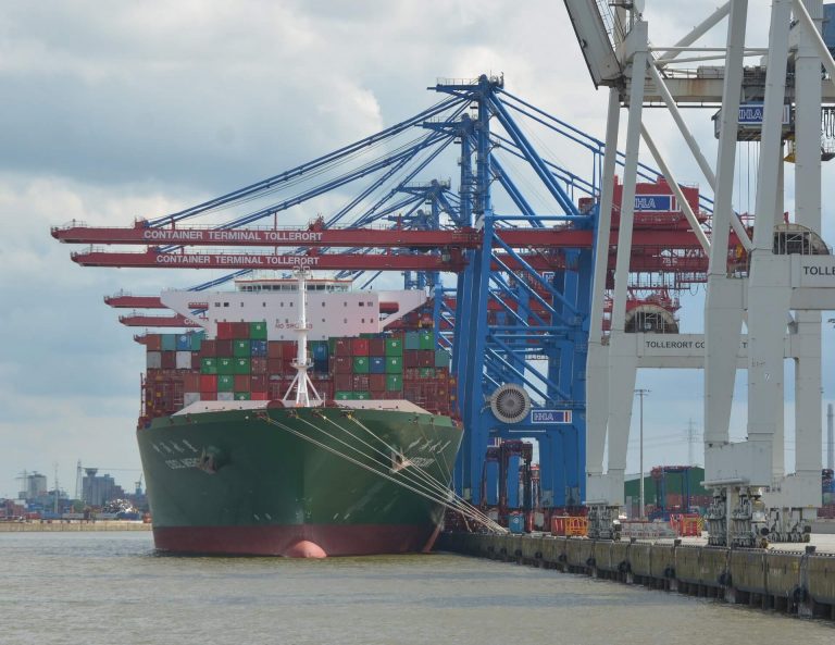 china-shipping-container-track